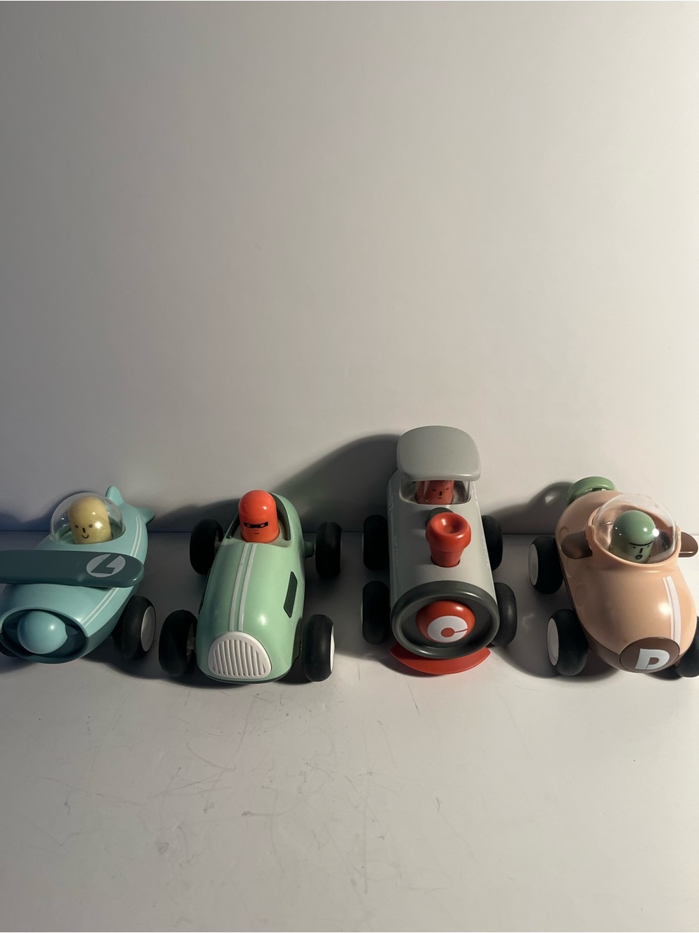 Boutique plastic transportation toys ๐๐๐๐๐ - Picture 2 of 7
